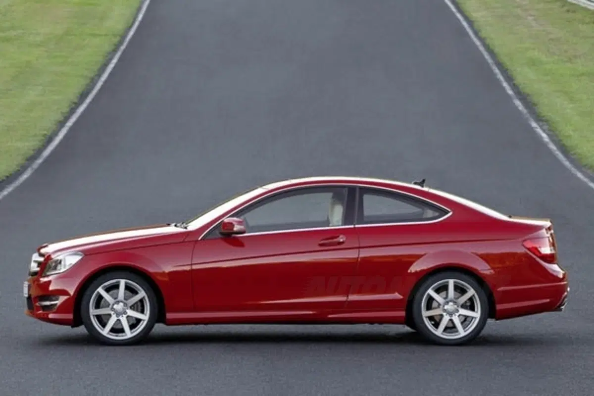 Mercedes Classe C Coupè: quanto costa (16)