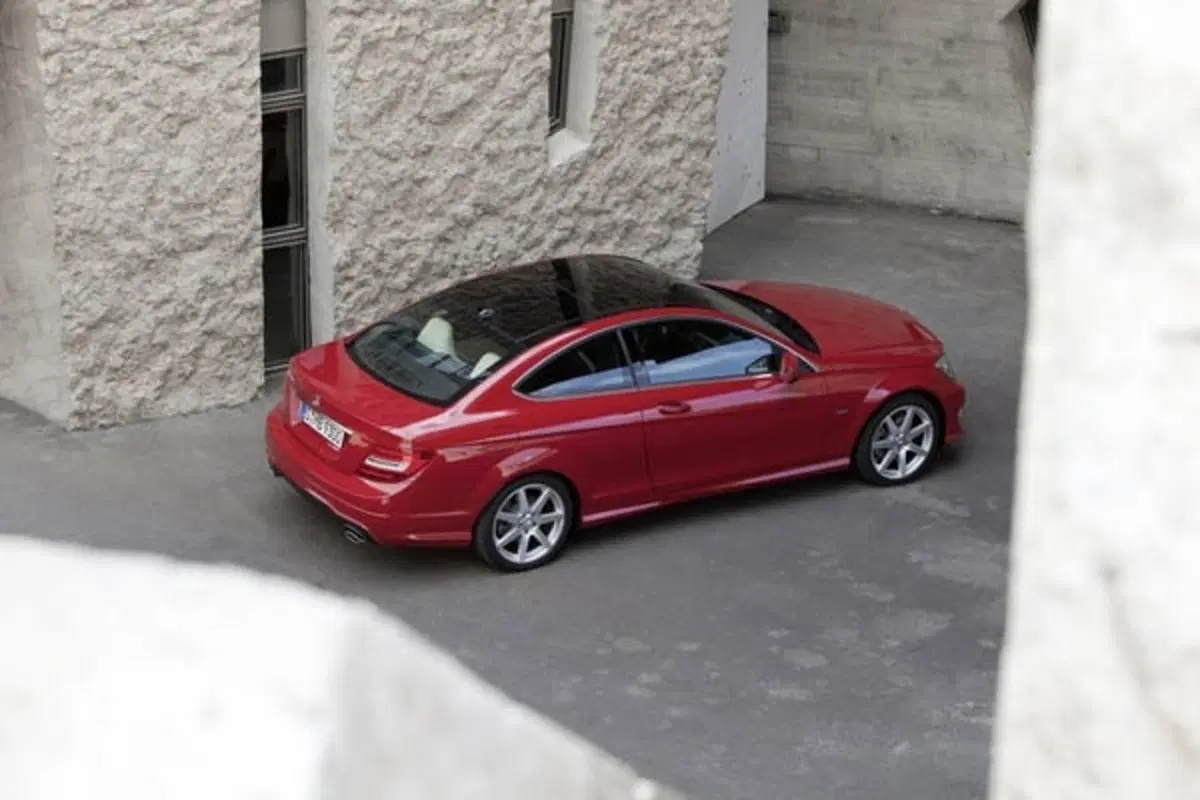 Mercedes Classe C Coupè: quanto costa (22)