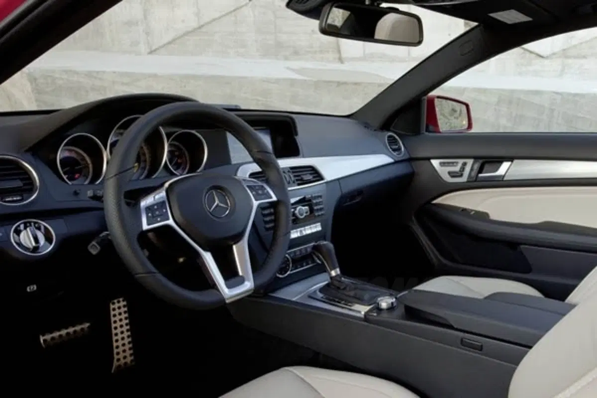 Mercedes Classe C Coupè: quanto costa (28)
