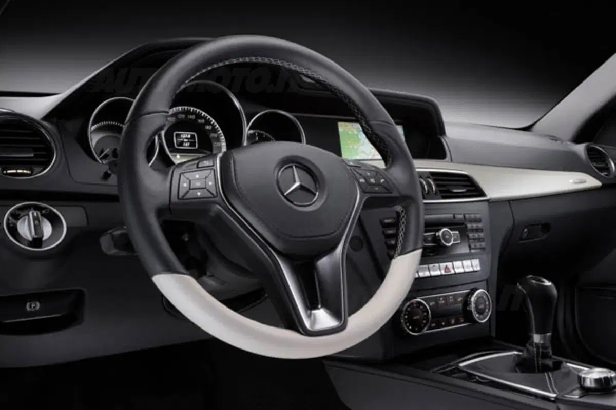 Mercedes Classe C Coupè: quanto costa (29)