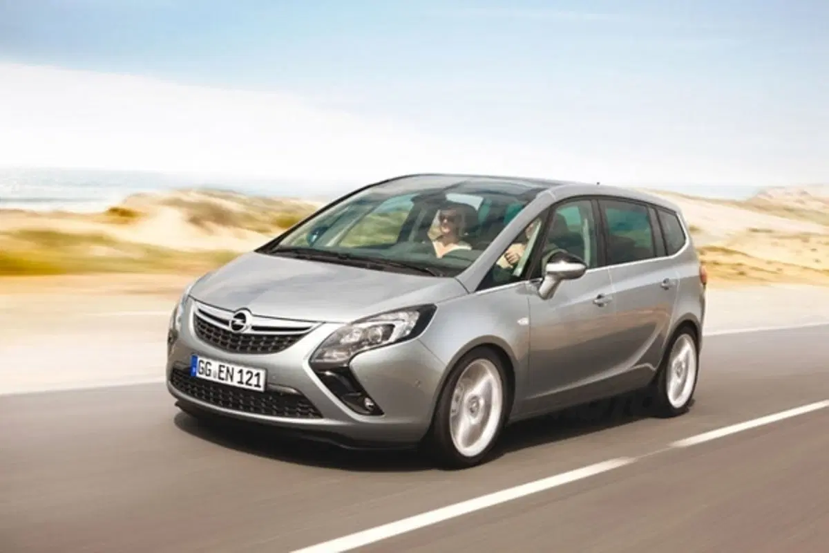Opel Zafira Tourer: prime immagini ufficiali (5)
