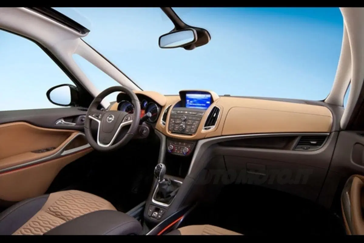 Opel Zafira Tourer: prime immagini ufficiali (11)
