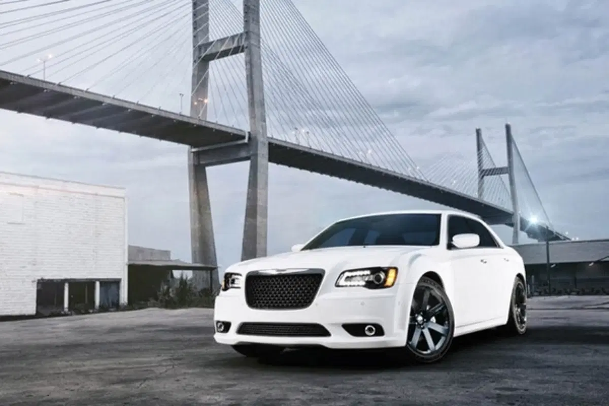 Chrysler 300 SRT8 (8)
