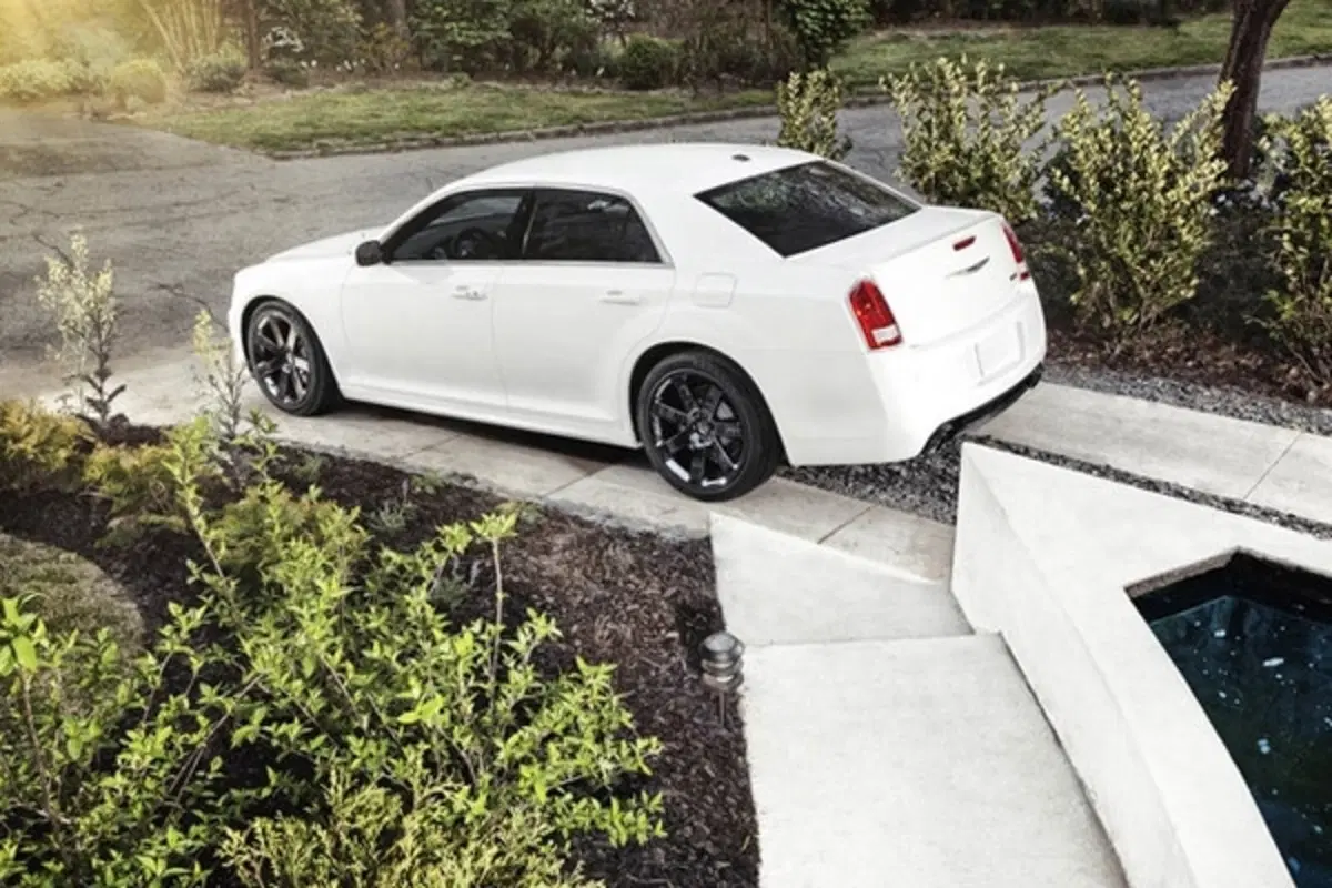 Chrysler 300 SRT8 (9)