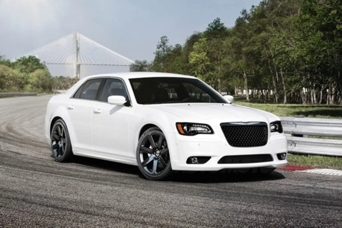 Chrysler 300 SRT8 (10)