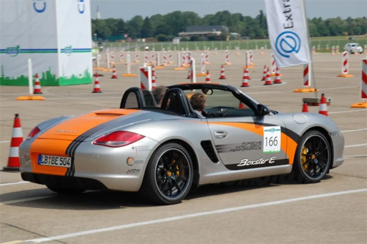 Porsche Boxster E (3)