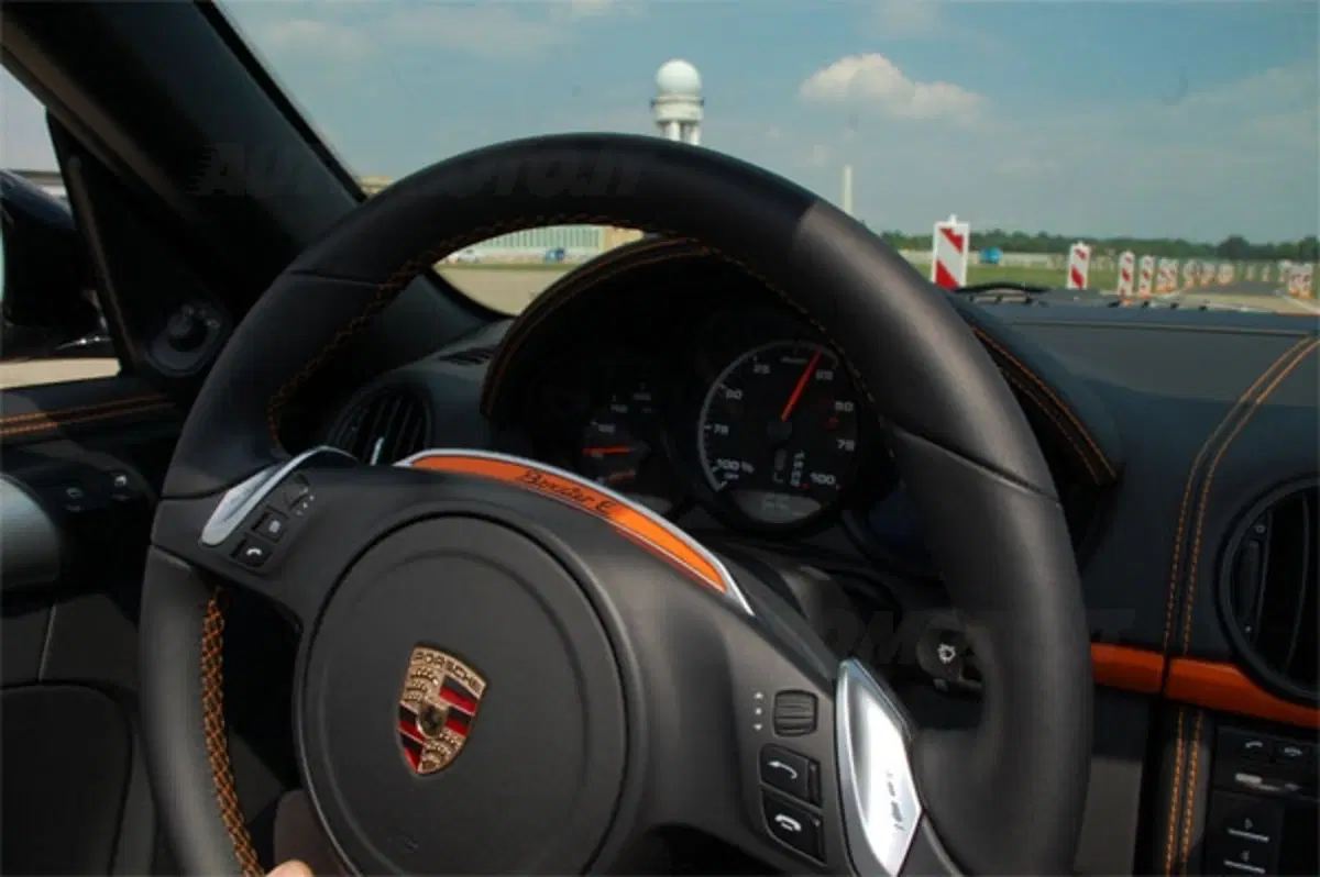 Porsche Boxster E (5)