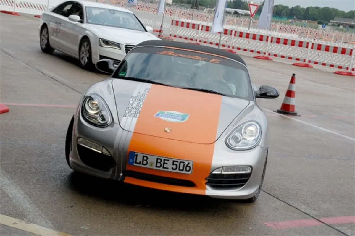 Porsche Boxster E (7)
