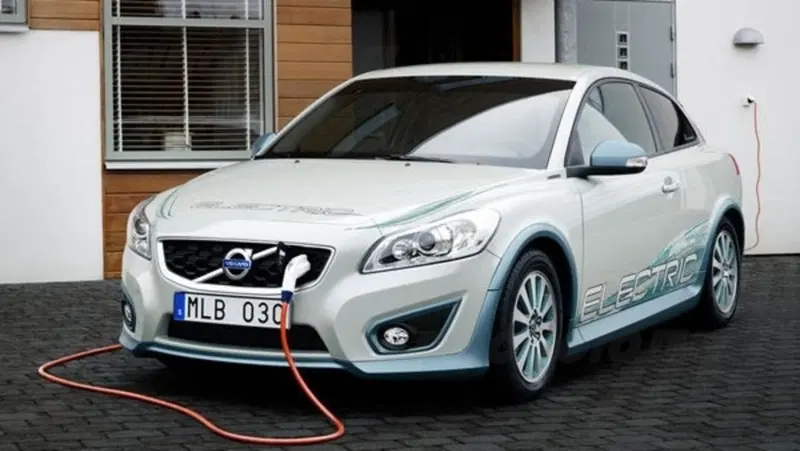 Volvo C30 Electric: allo studio la ricarica wireless