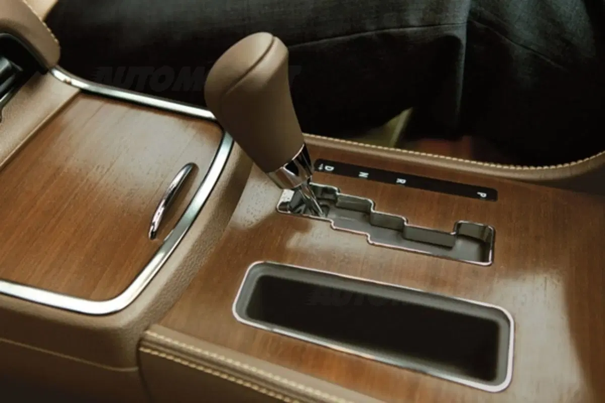Chrysler 300 Executive Series (3)