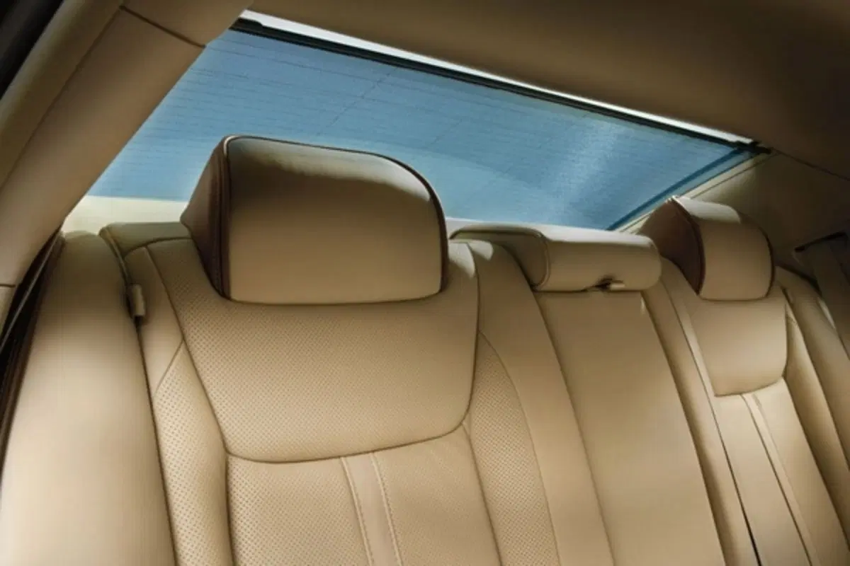 Chrysler 300 Executive Series (8)