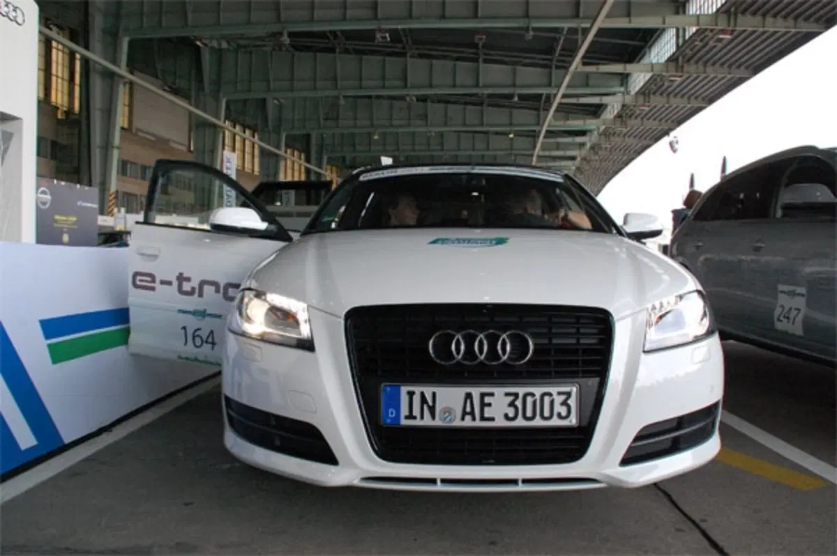 Audi A3 E-Tron Concept (5)