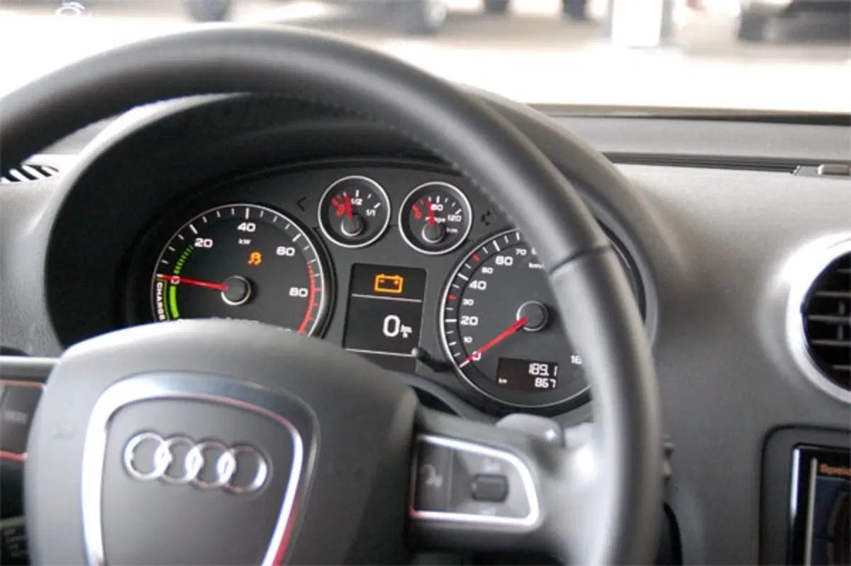 Audi A3 E-Tron Concept (8)