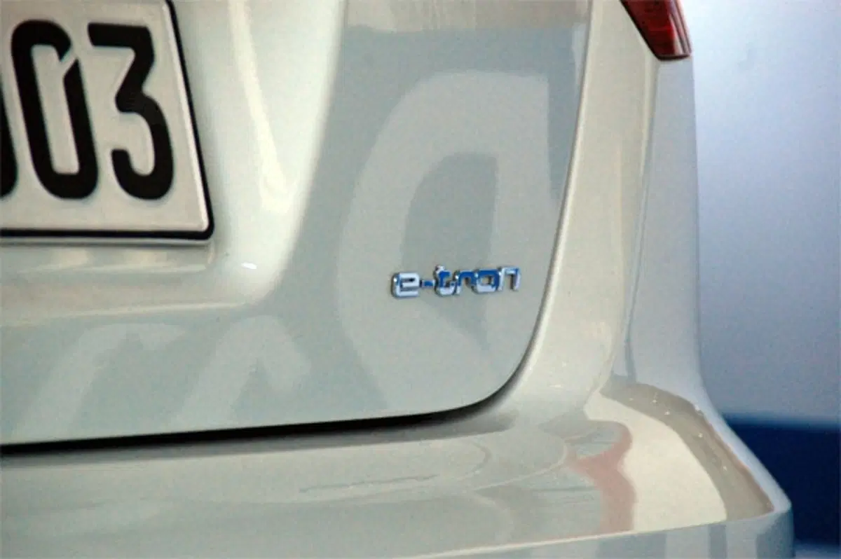 Audi A3 E-Tron Concept (10)