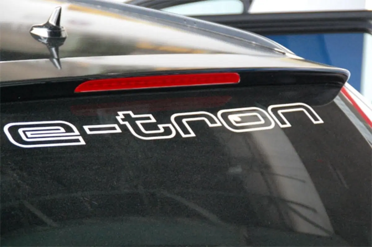 Audi A3 E-Tron Concept (11)