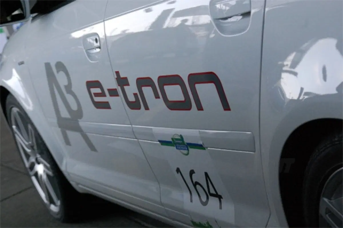 Audi A3 E-Tron Concept (12)