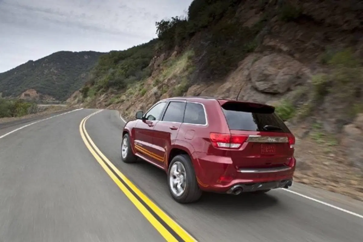 Nuova Jeep Grand Cherokee SRT8 (3)