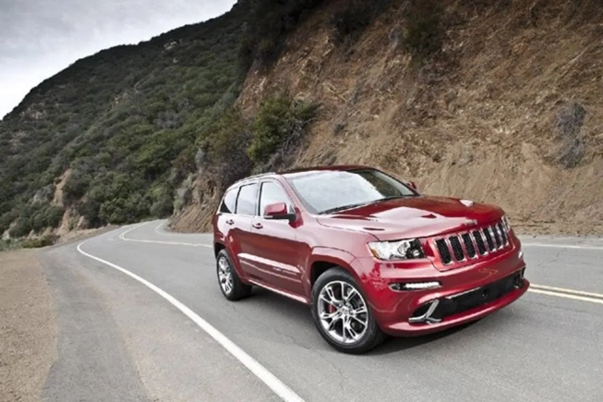 Nuova Jeep Grand Cherokee SRT8 (5)