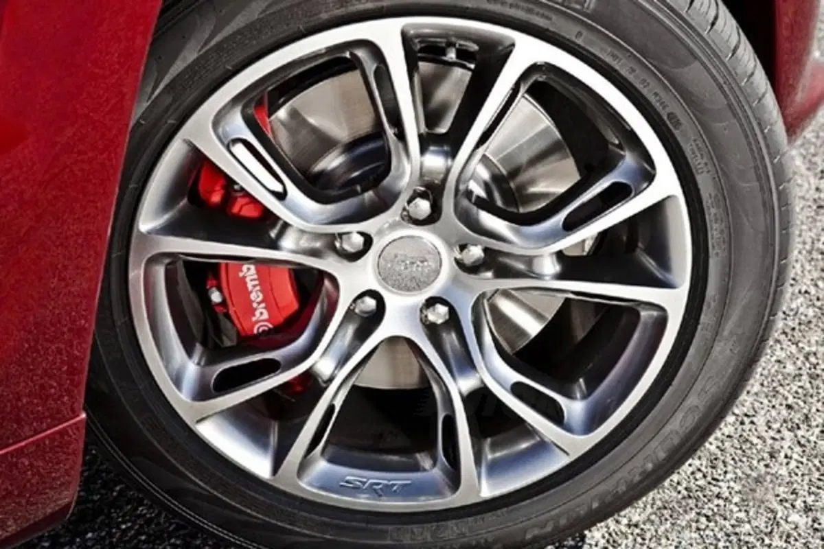 Nuova Jeep Grand Cherokee SRT8 (12)