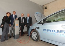 Consegnata all'ENEL una Toyota Prius Hybrid Plug-In