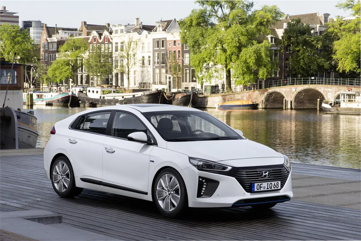 Hyundai Ioniq (2016-22) (24)