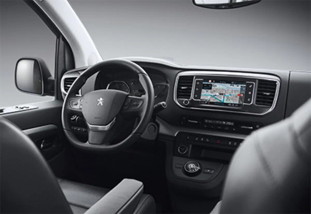 Peugeot Traveller (2016-->>) (11)