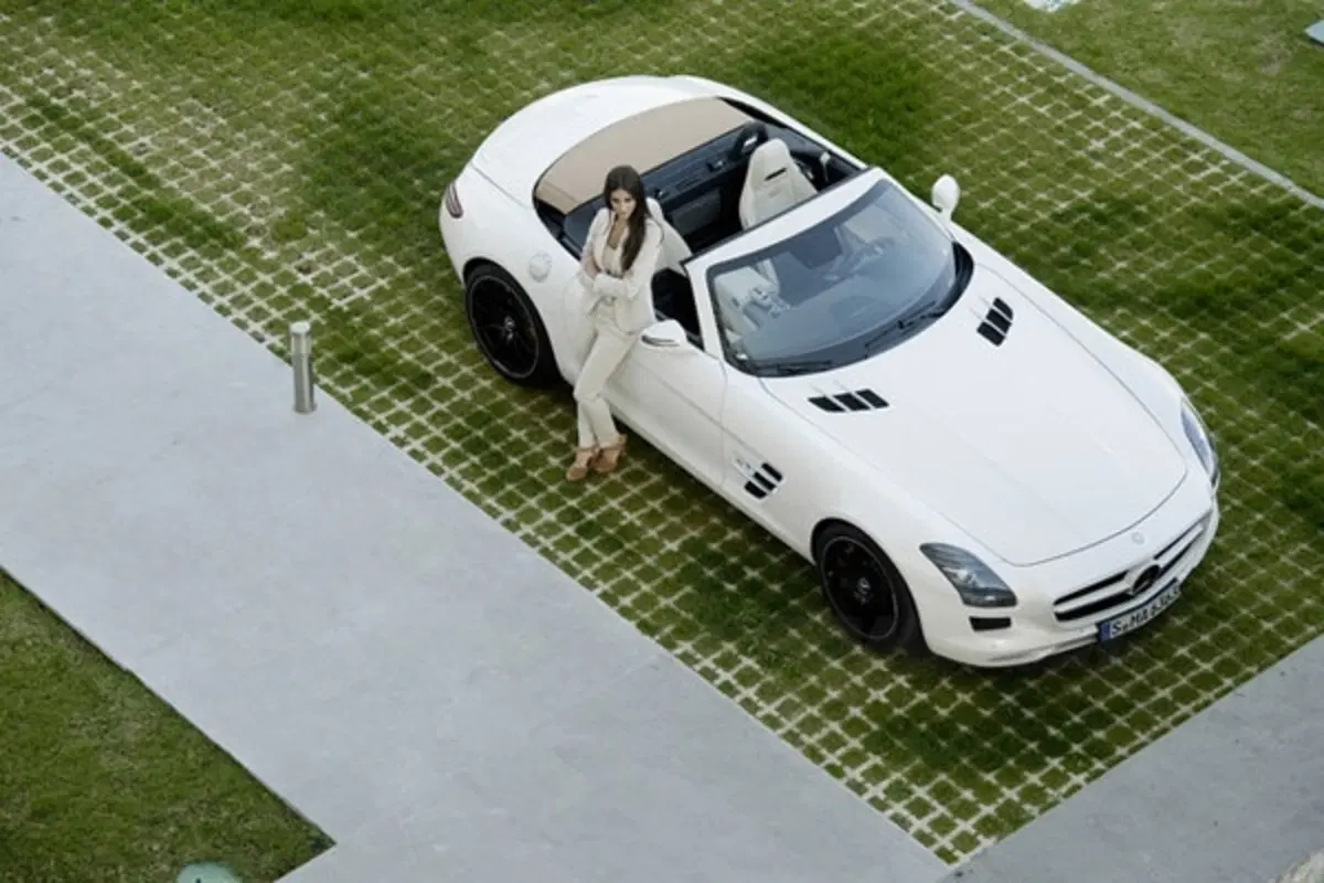 Mercedes SLS Roadster (10)