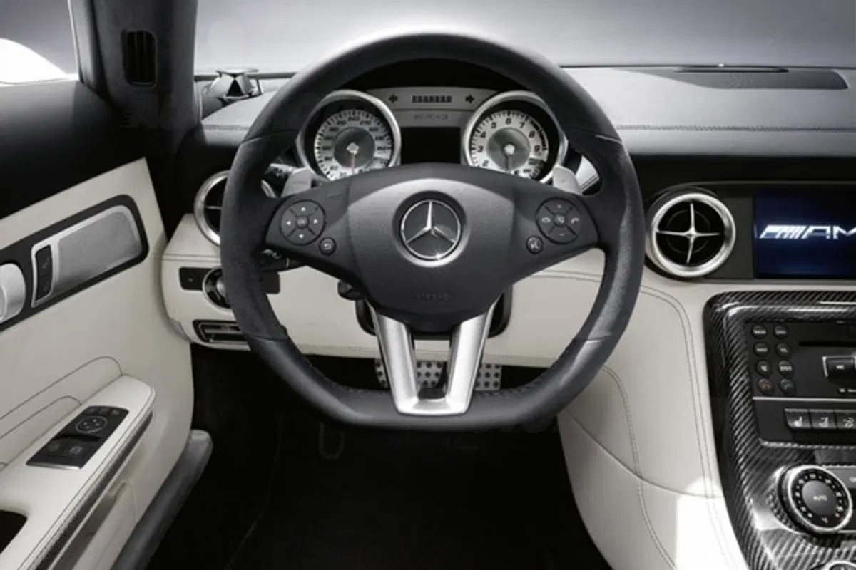 Mercedes SLS Roadster (23)