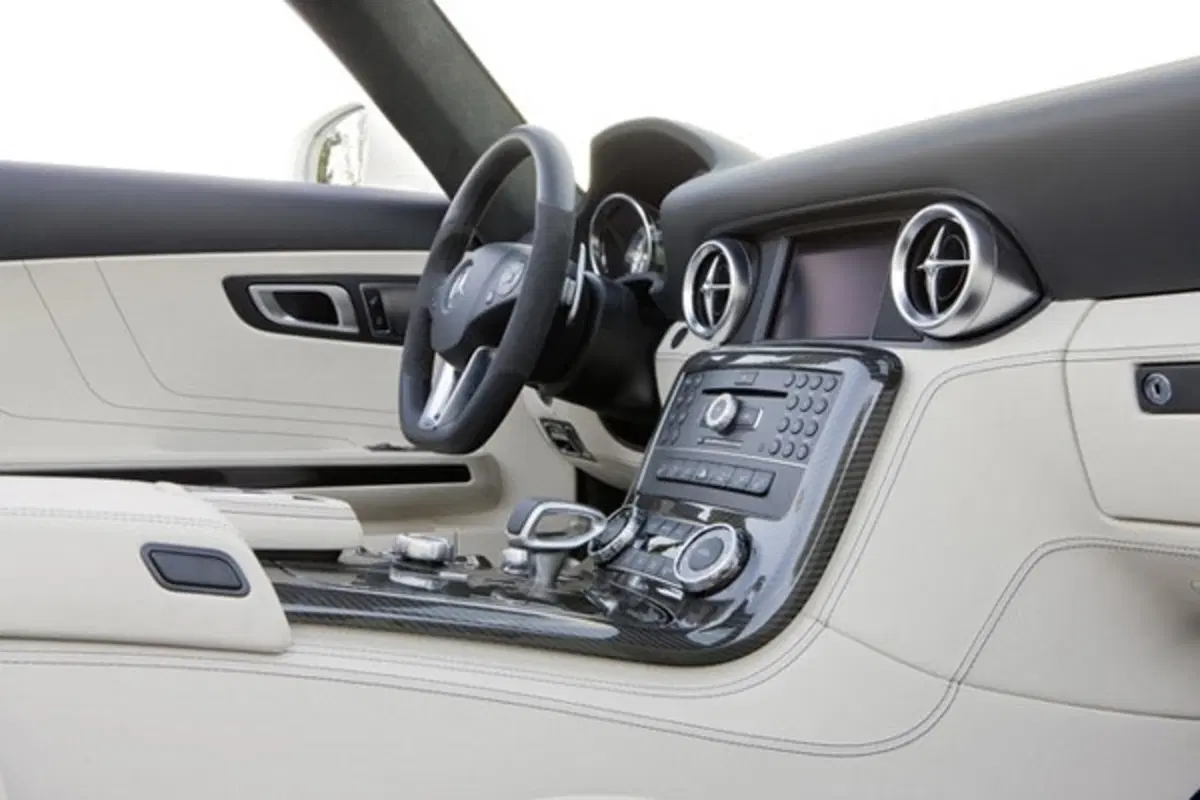 Mercedes SLS Roadster (33)