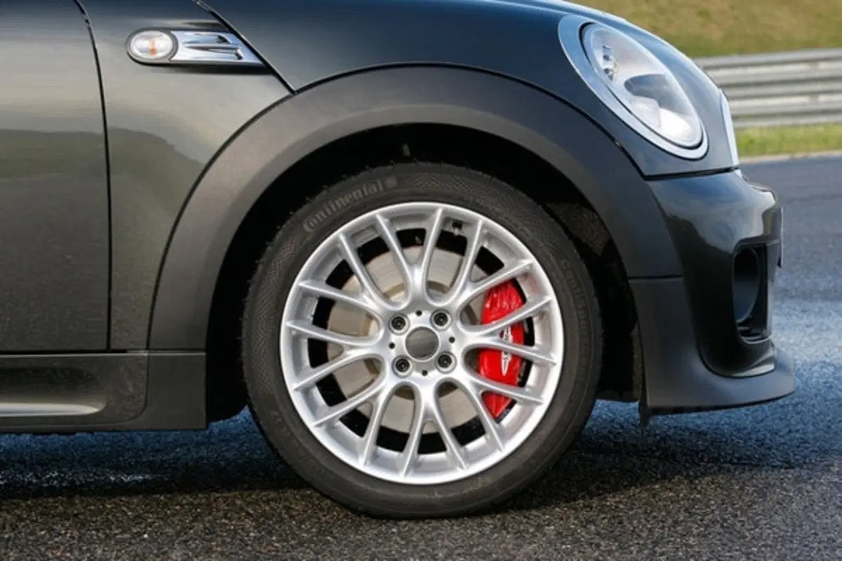 Mini Coupè: prime immagini ufficiali (15)