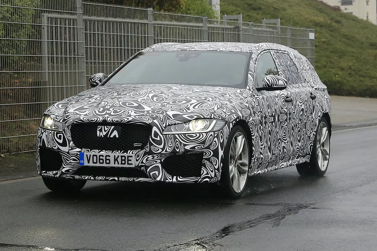 Jaguar XF Sportbrake restyling: le foto spia al Ring