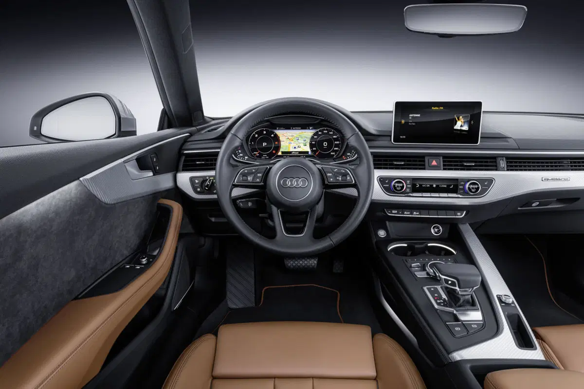 Audi A5 Coupé 45 TFSI 252 CV quattro S tronic Business (29)