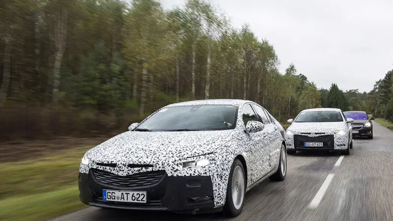 Nuova Opel Insignia 2017, l'abbiamo provata in anteprima. Ecco come cambia e come va