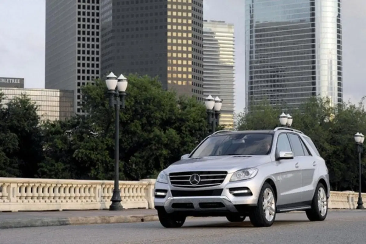 Nuova Mercedes Classe M: prime immagini (12)