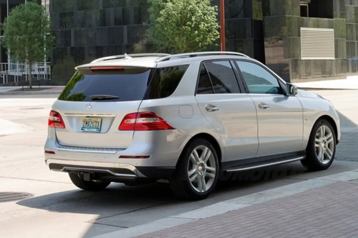Nuova Mercedes Classe M: prime immagini (15)
