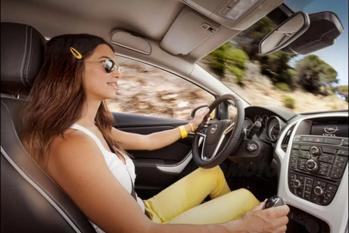 Nuova Opel Astra GTC: aperta la prevendita (7)