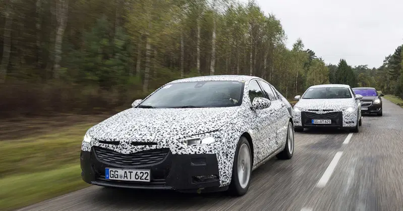 Nuova Opel Insignia 2017, l'abbiamo provata in anteprima. Ecco come cambia e come va