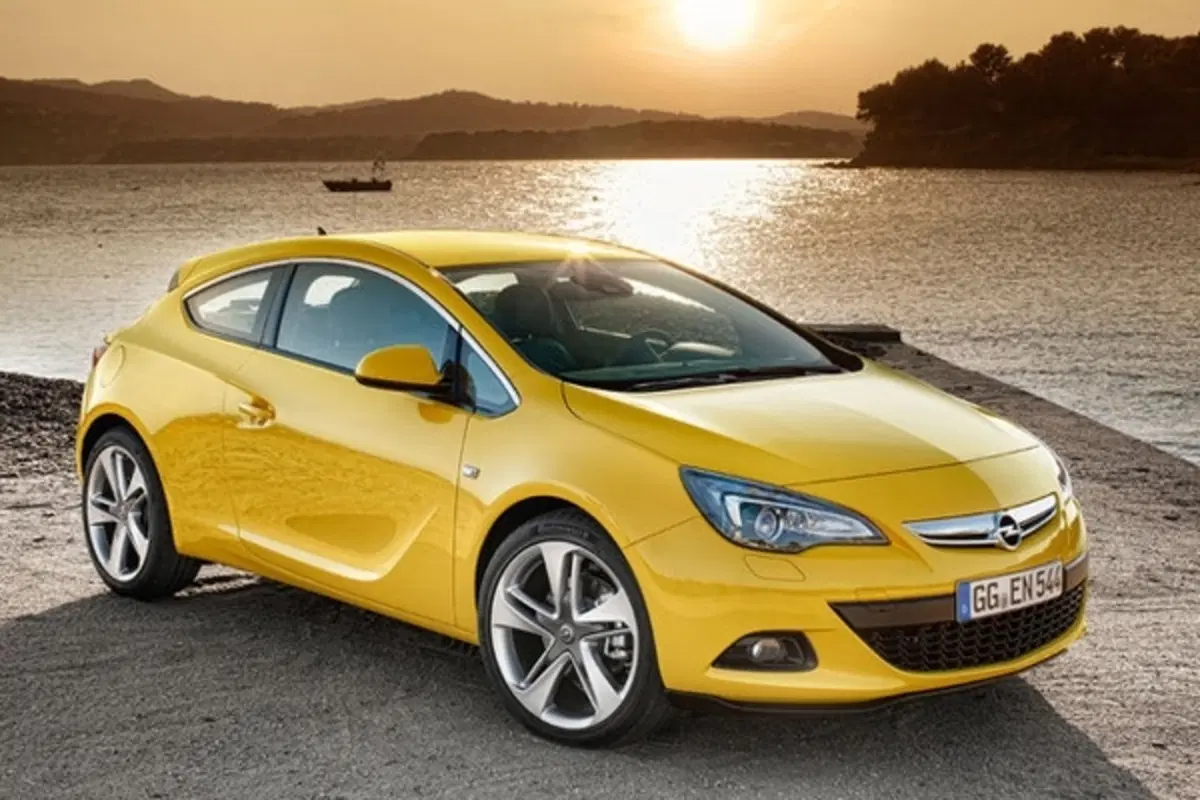 Nuova Opel Astra GTC: aperta la prevendita (10)
