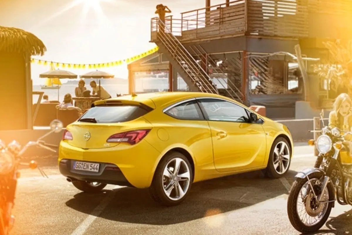 Nuova Opel Astra GTC: aperta la prevendita (13)