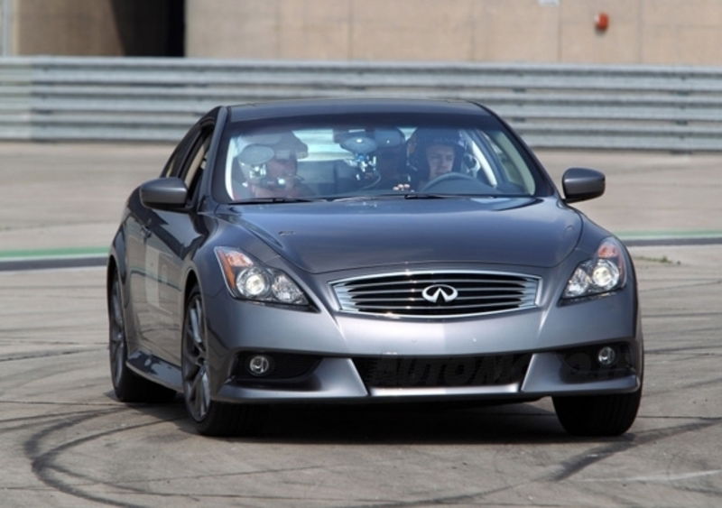 Vettel sulla Infiniti G37 Coup&egrave; IPL in Canada