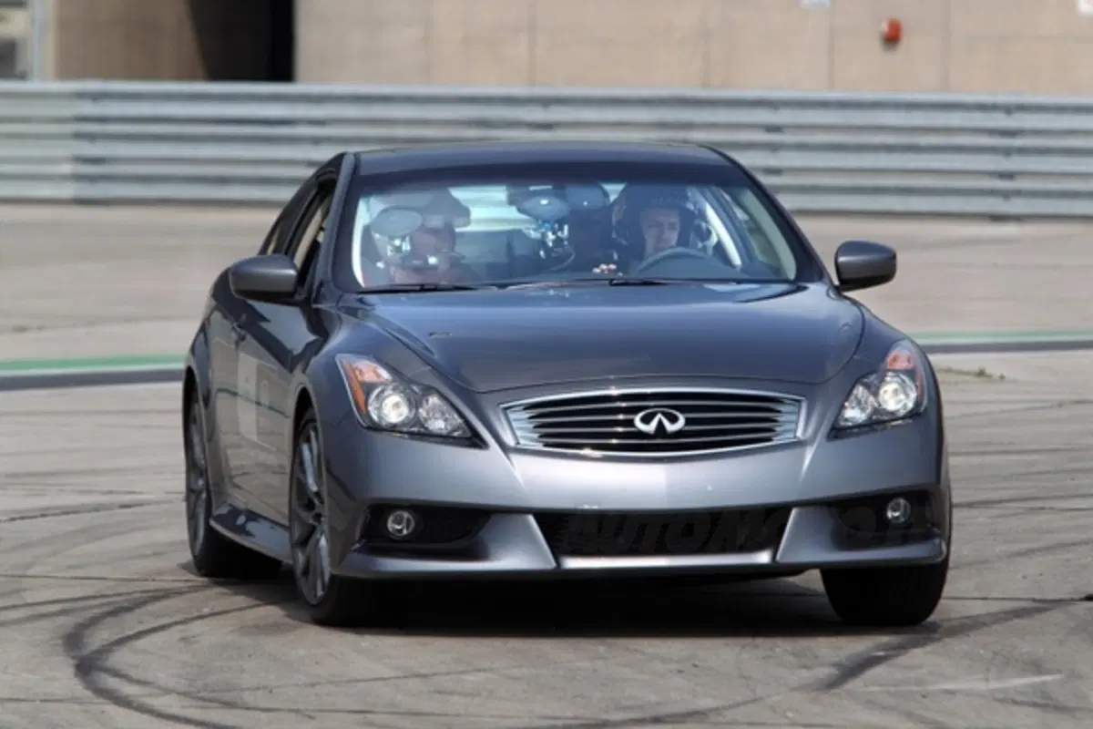 Vettel sulla Infiniti G37 Coupè IPL in Canada