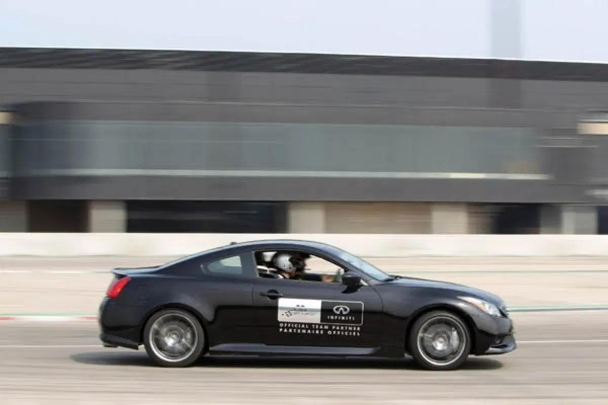 Vettel sulla Infiniti G37 Coupè IPL in Canada (3)