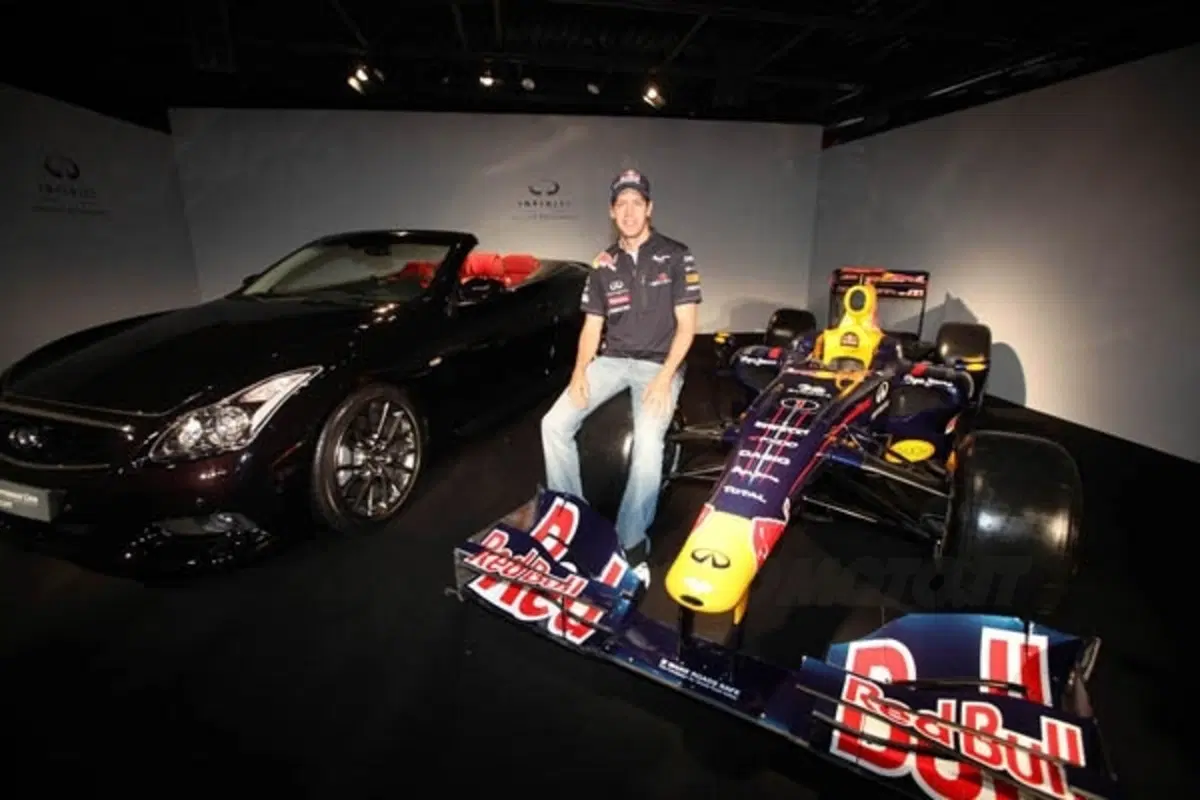 Vettel sulla Infiniti G37 Coupè IPL in Canada (4)