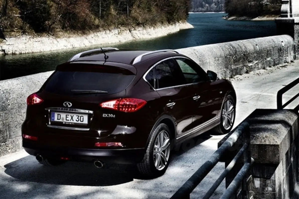 Infiniti EX GT Premium (3)