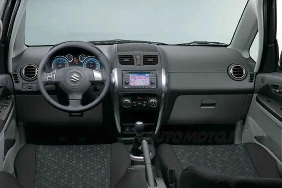 Suzuki SX4 GLX Navi+ (8)