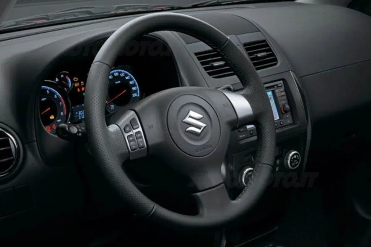 Suzuki SX4 GLX Navi+ (10)