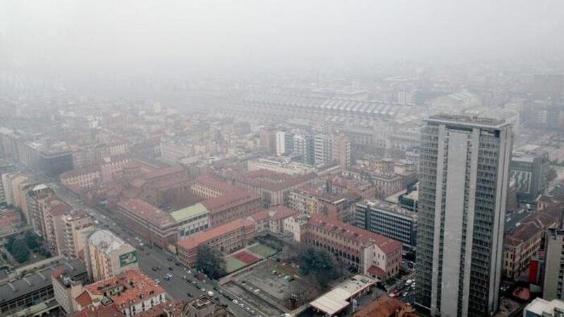 Inquinamento PM10 Milano, Arpa: la colpa &egrave; delle caldaie, non delle auto