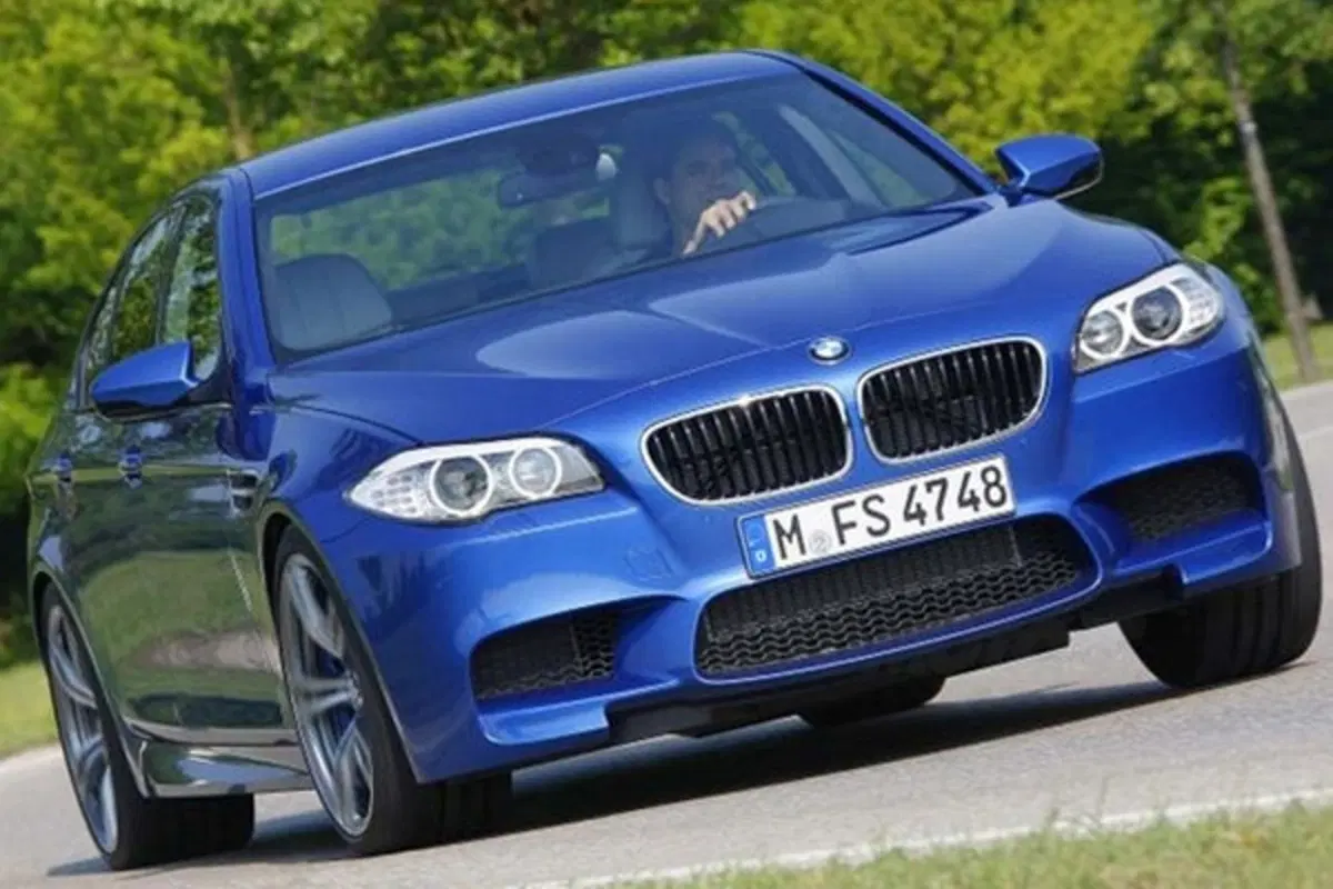 Nuova BMW M5 (17)