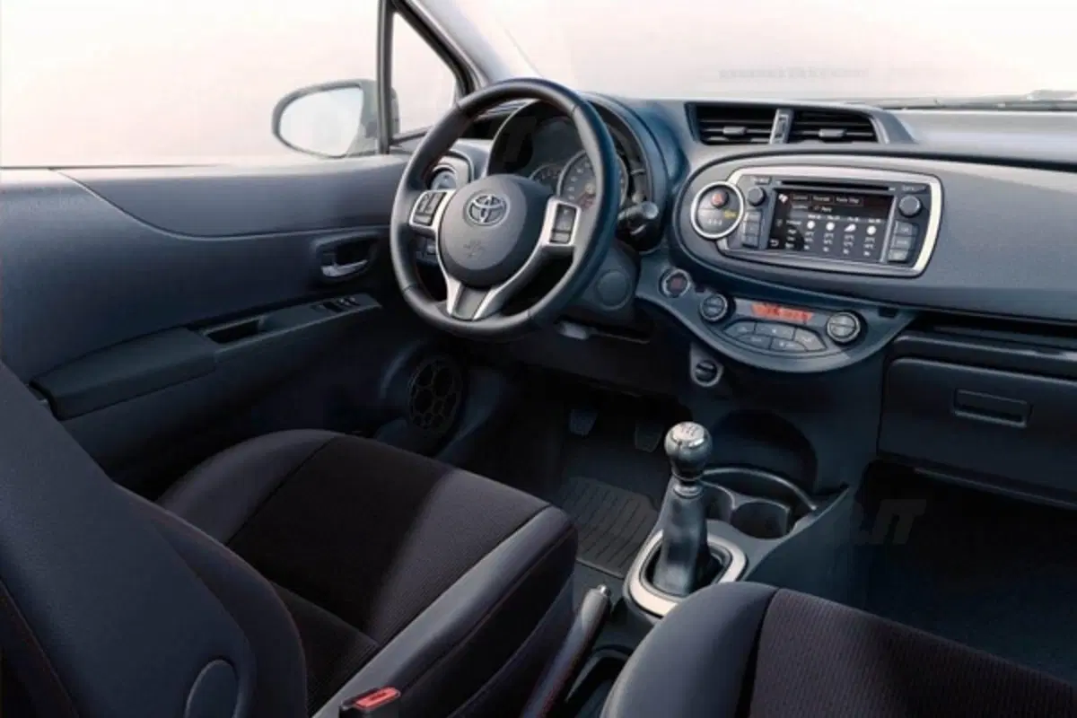 Toyota nuova Yaris (11)