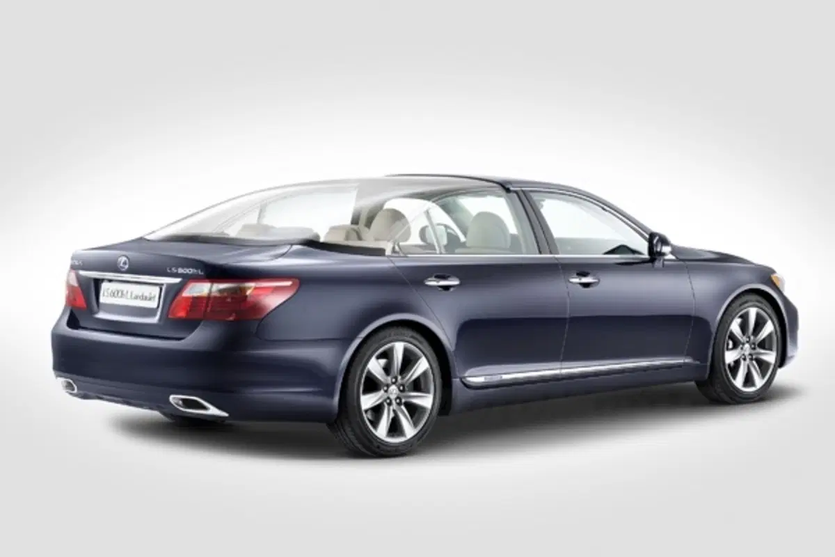 Lexus LS 600h L Landaulet (3)